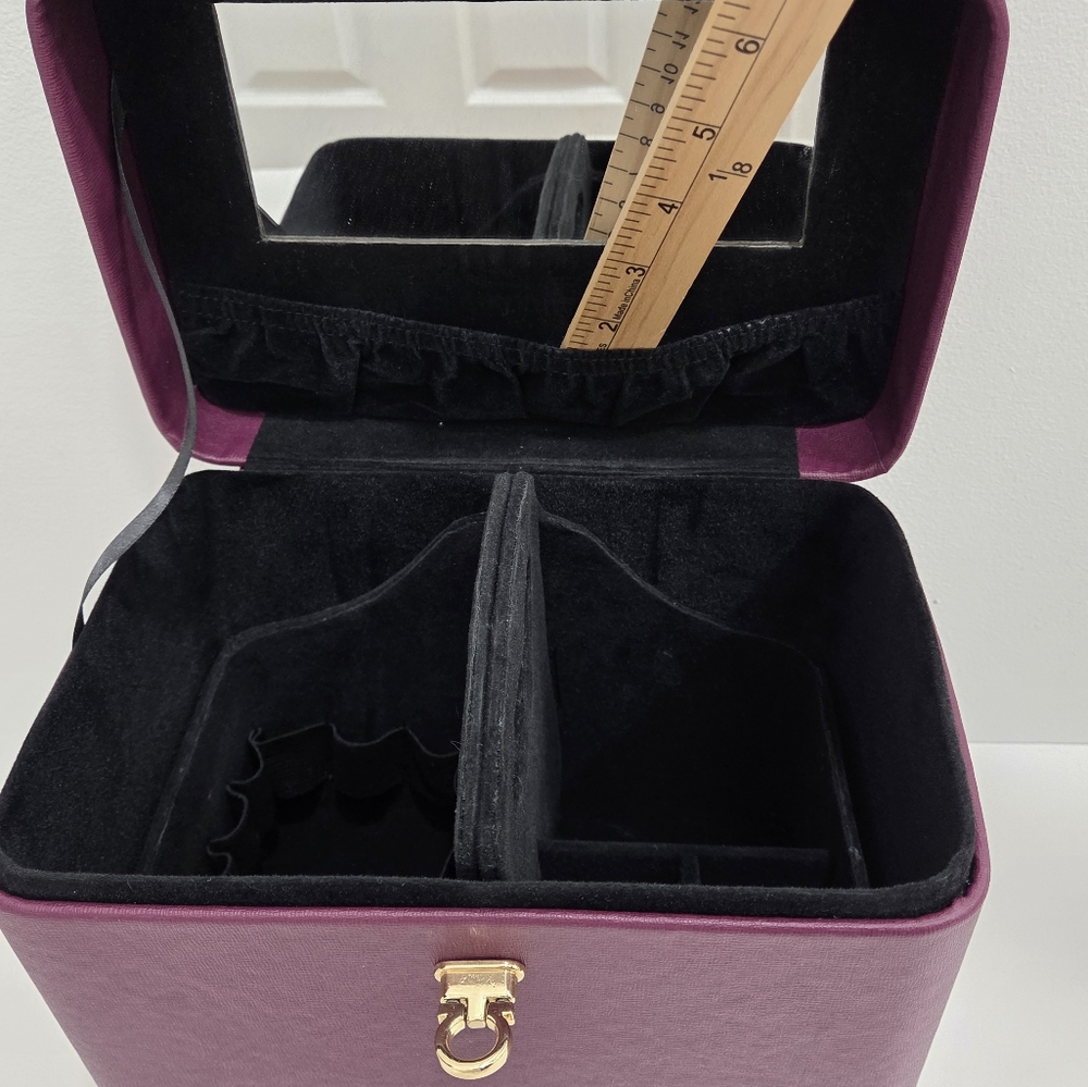 Chic Purple Jewelry Organizer - Picture 7 of 16